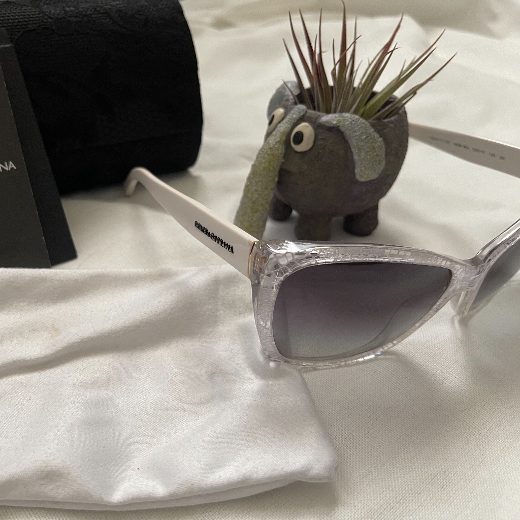 Vintage Dolce&Gabbana Sunglasses w/ Bag and Case Vintage Dolce & Gabbana Brown Tortoise LARGE GOLD LOGO  main image 4